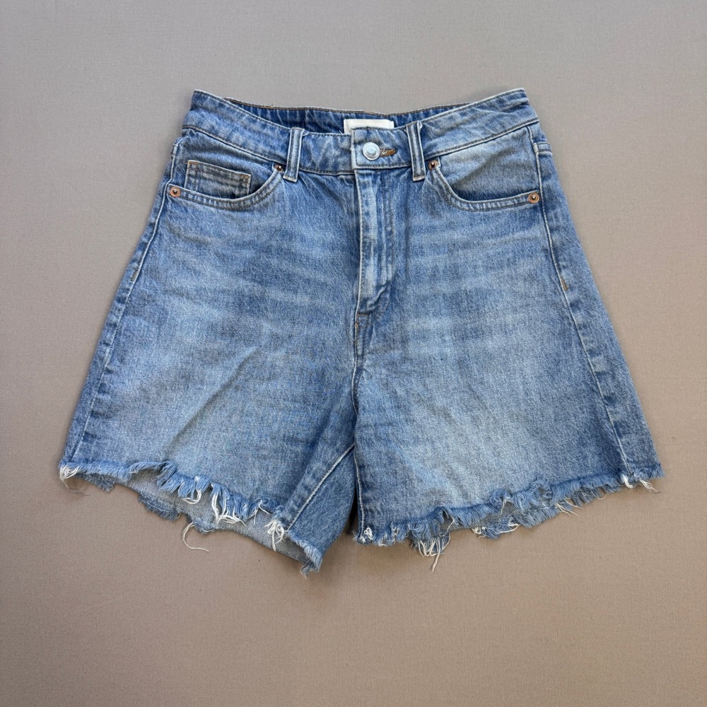 H&M High Waisted Denim Shorts Light Wash Frayed Hem Blue Size 2